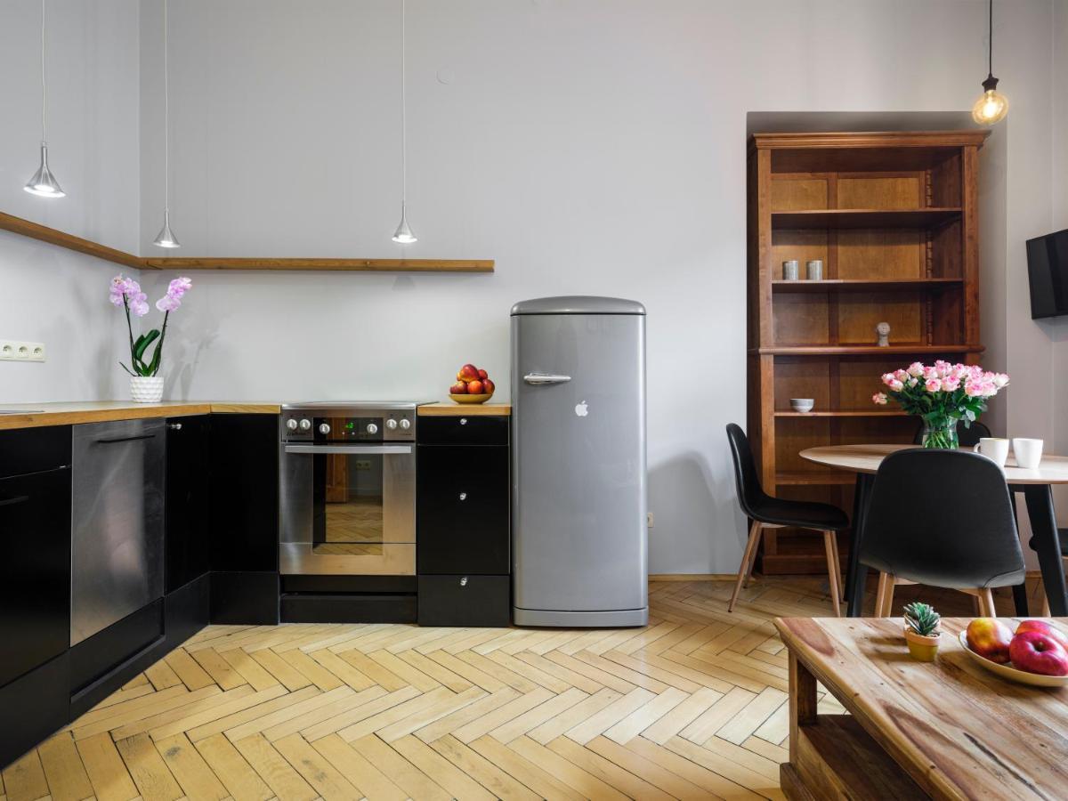Cracwow Market Squere Apartment Красков Екстериор снимка