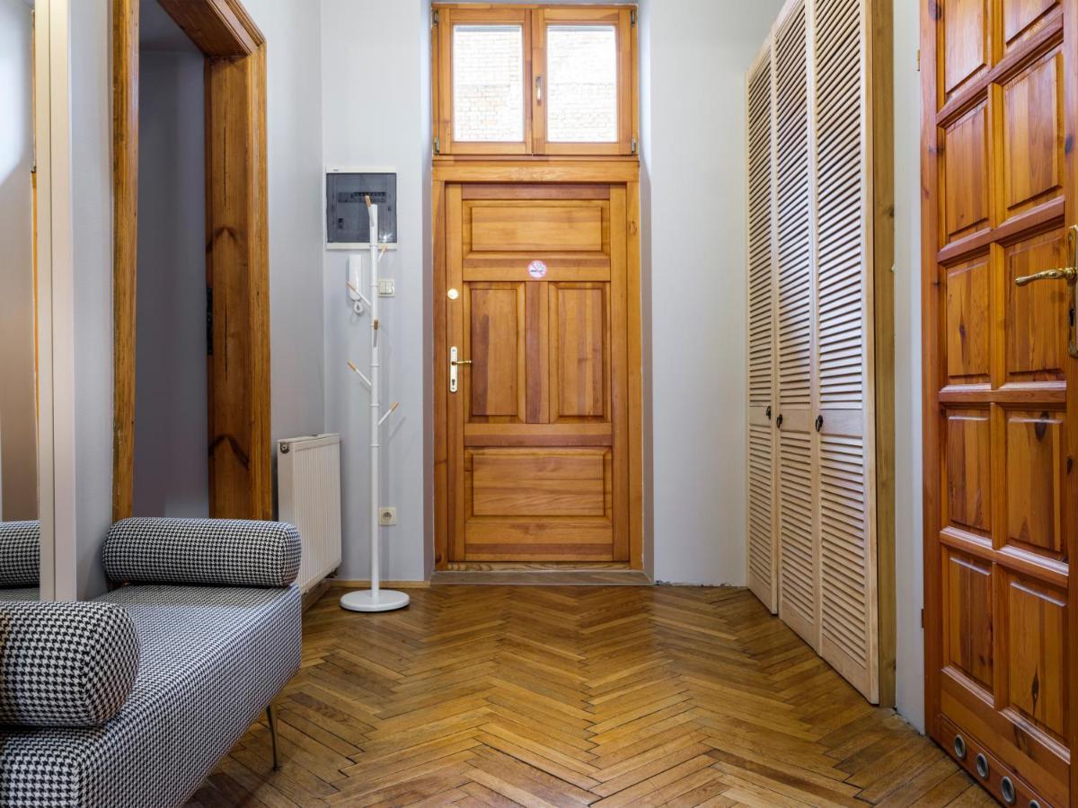 Cracwow Market Squere Apartment Красков Екстериор снимка